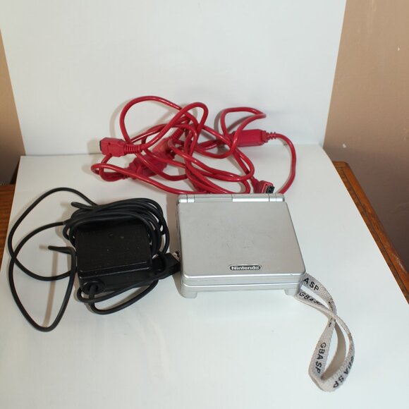 Nintendo Gameboy Advance SP Silver AGS-001 2002 - Picture 4 of 6